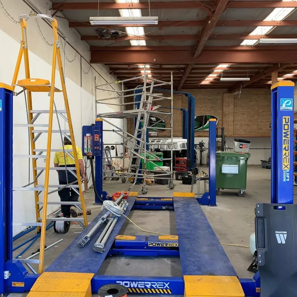 Vehicle workshop during an electrical fit-out